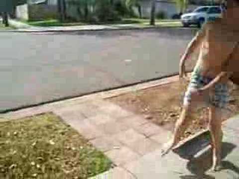 oh my gosh hes nakey