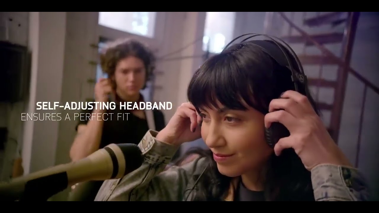 Навушники AKG K72 (3169H00020) video preview
