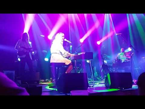 Basia Bulat - La La Lie