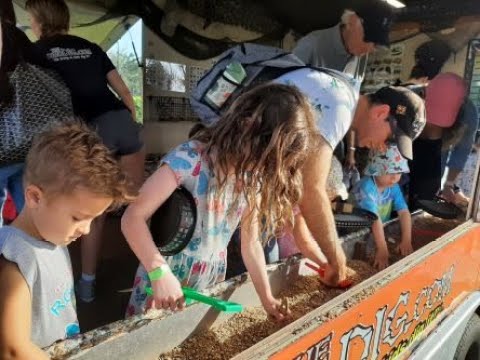 Promotional video thumbnail 7 for The Dino Dig -Mobile Dinosaur Fossil Dig