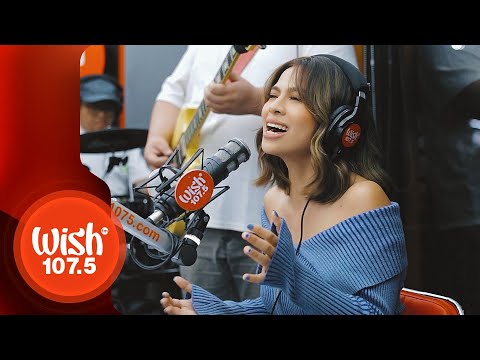 Janine performs "Hulaan" LIVE on Wish 107.5 Bus
