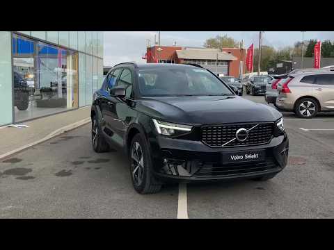 Volvo XC40 B3 163bhp MHEV Plus Dark - Onyx Black - Image 2