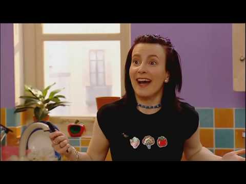 Extra French Episode 13 - Un mariage dans l’air ("French for beginners")