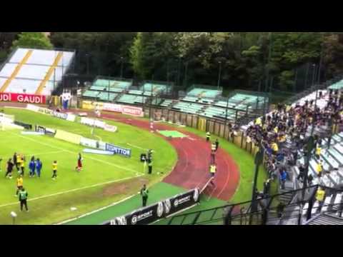 Siena-Modena 1-3. I giocatori sotto alla curva ospiti