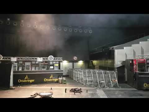 Flammenflocken-Vulkan 5,0m, 3,0 Sek., rote Sterne