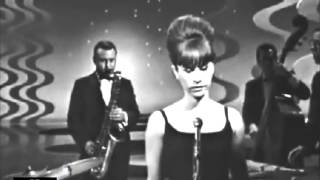 Astrud Gilberto with Stan Getz - The Girl From Ipanema