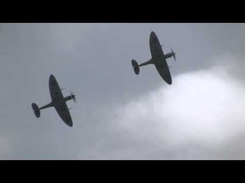 Rare Supermarine Spitfire Mk VIII & Mk XVI Display Tyabb Airshow 2016