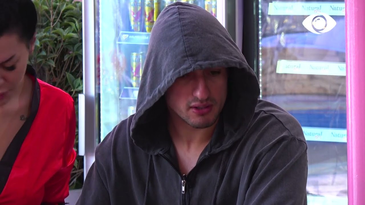 Nuk dua ta kem mirë me të gjithë/ Olta-Kristit: Ti ndikohesh nga Genti