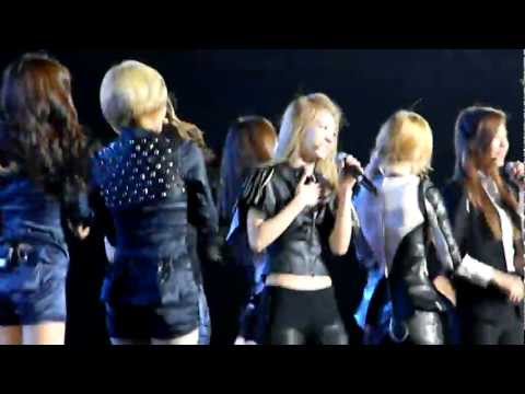 [111112] KPOP Music Festival Sydney - SNSD Kissing You + Gee FANCAM