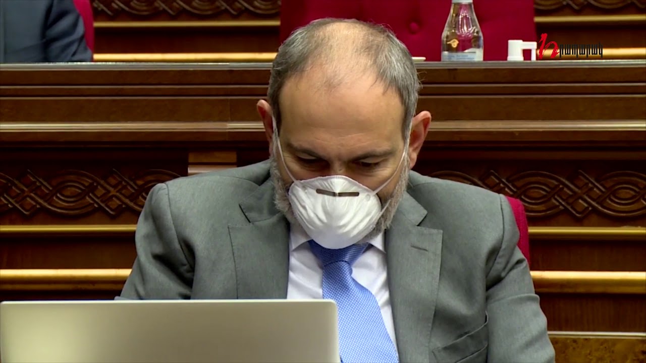 Նիկոլ Փաշինյանը դիմակով է մասնակցում ԱԺ նիստին