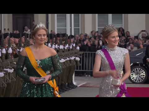 Royal Tea! Odilia en Rick rekenen af met 2025