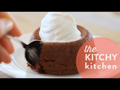 How to Make Molten Chocolate Cake // 10 Second Living