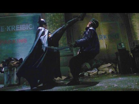 Batman - fight in backstreet