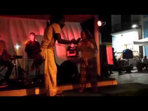 Little Fran and Raymond Wright  "What a wonderful world"  live in Lampedusa