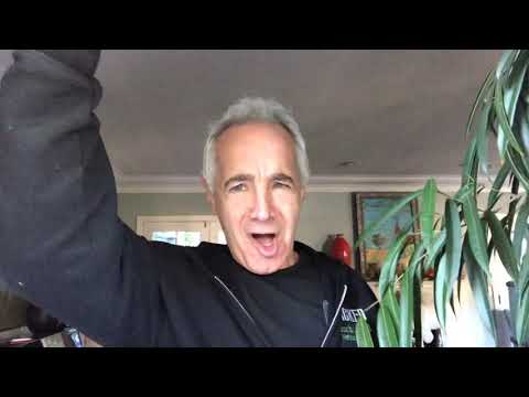 Jason Graae Sings An Ode to 2020