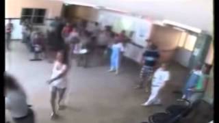 preview picture of video 'paciente agredido por seguranças em hospital'