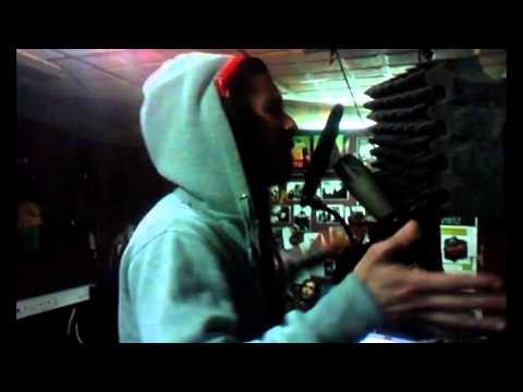 JAHCOUSTIX recording "Another Day" dubplate for Jah'Lmadan Sound