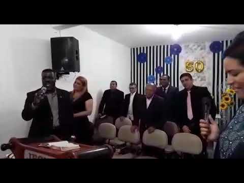 Escudo com bispo kebom e Juliana Tavares