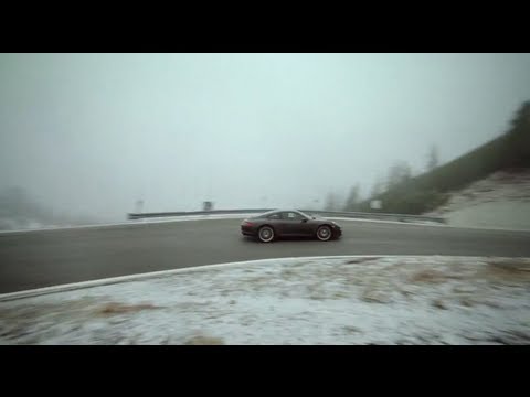 The new 911 Carrera 4 - Porsche Traction Management.