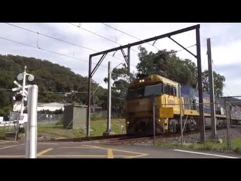 6BA6 at Koolewong level crossing - 18/4/15