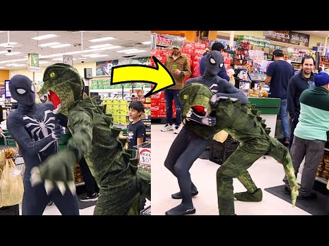 SPIDER-MAN FIGHTS LIZARD IN A STORE!!!