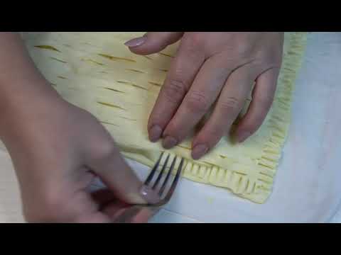 QUESTA TORTA STA FACENDO IMPAZZIRE IL MONDO: SI SCIOGLIE IN BOCCA,RICETTA FACILE CON CREMA  e MELE !