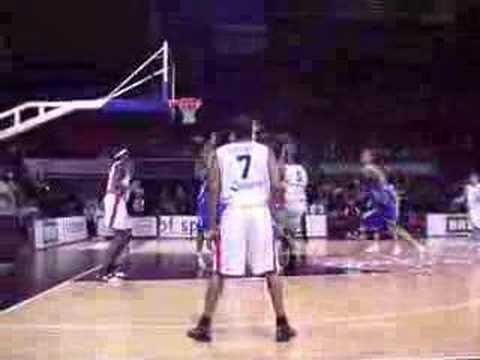 24 13-11-07 Ulebgame BCO-Dynamo Moscow - Ovcina fakes, goes