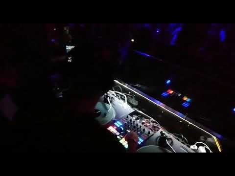 Andrea Martini Dj Set @  Vibe Room Milano