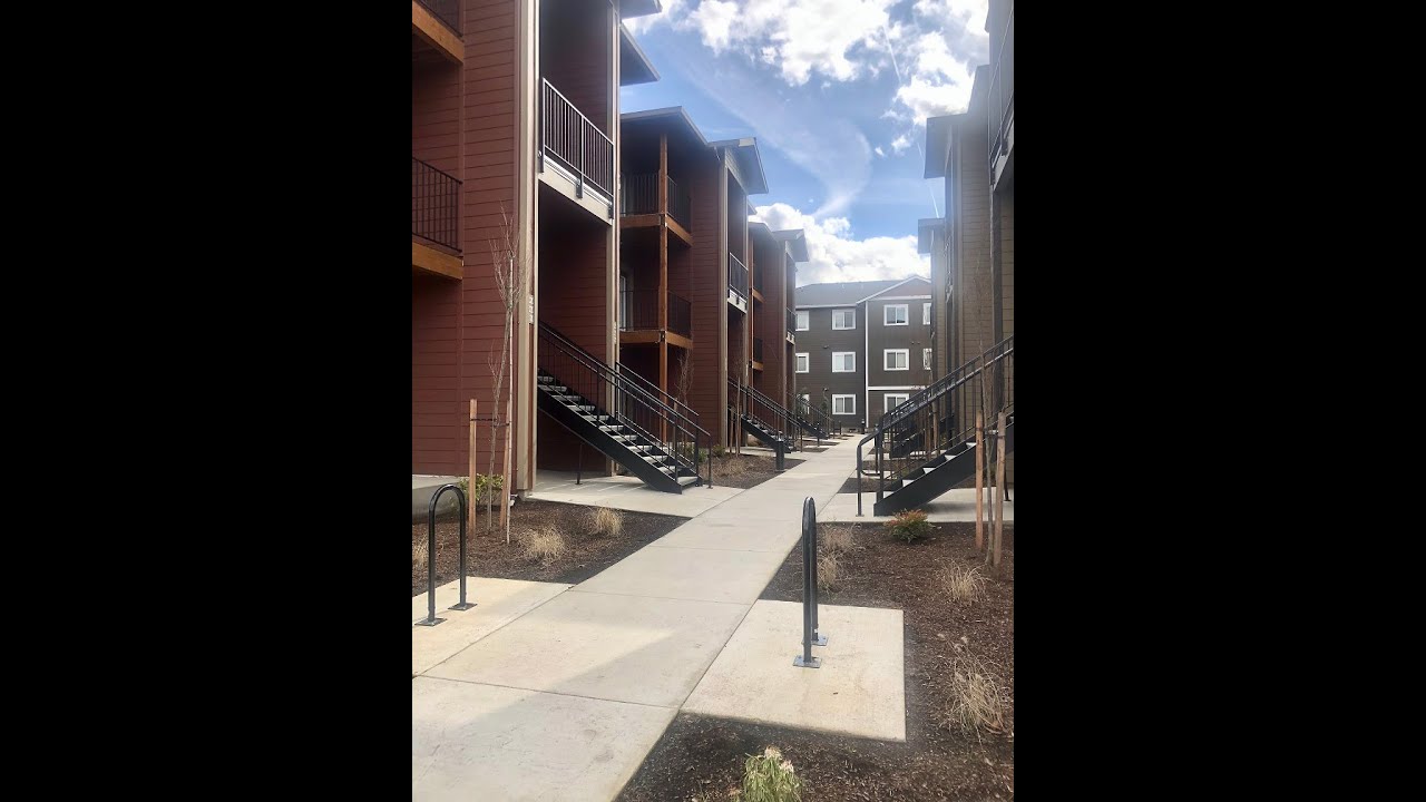 Brand New 2 Bedroom / 1 Bathroom Apartment Home (larger)