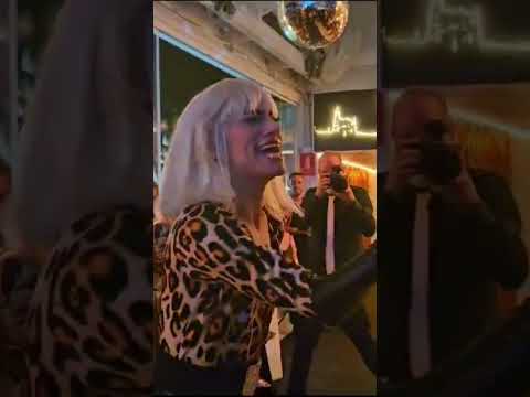 Fiesta a lo Rafaella ✨️ @shirleydrag #dragqueen #raffaella #show