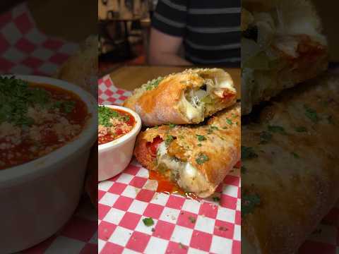 Calzone or Stromboli? #calzone #pizza #vegas #lasvegas