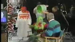 1998 Jan Dolly Parton Gets Slimed Crook and Chase
