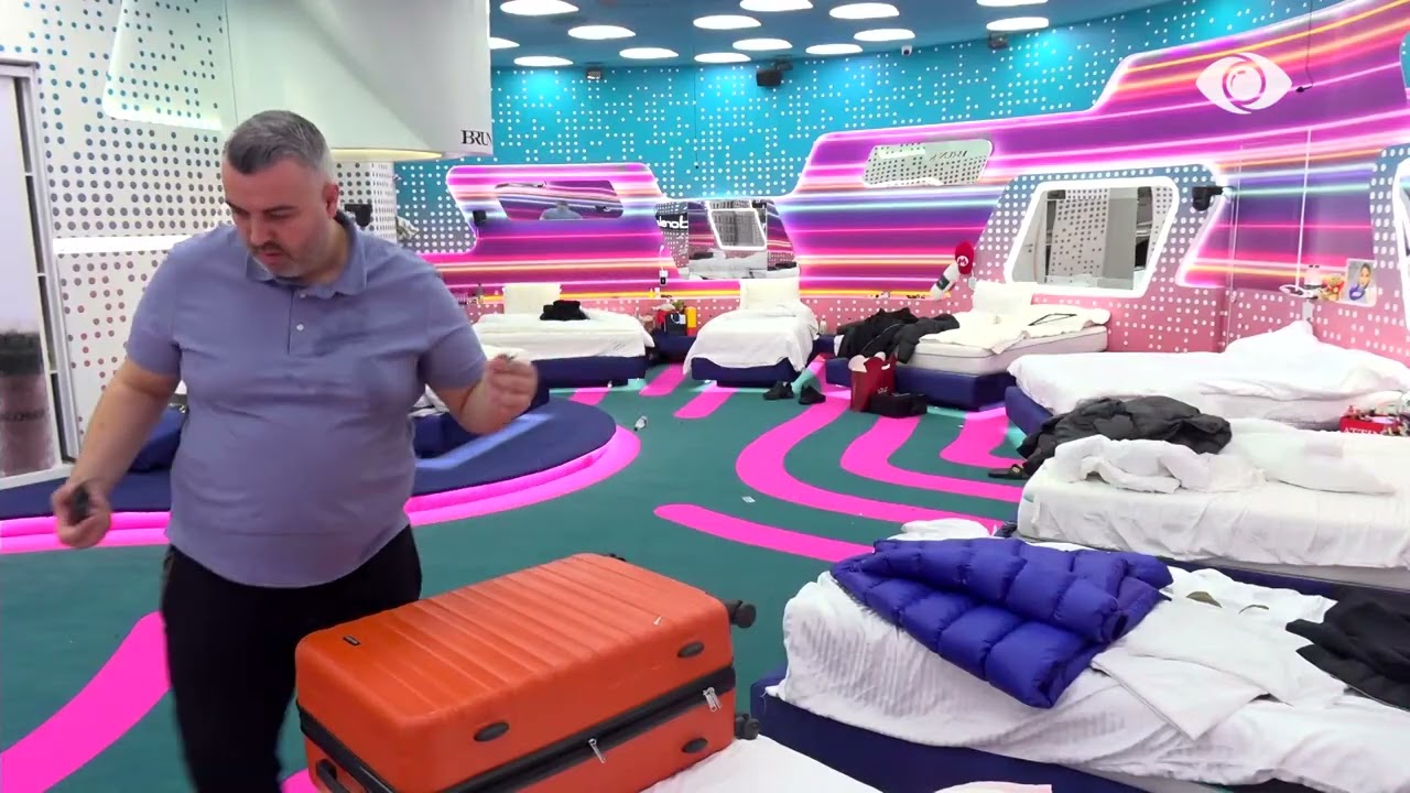 Edhe ti, edhe Kristi jeni të fëlliqur/ Mal-Rogertit: Shko ankohu, bëj ç'të duash