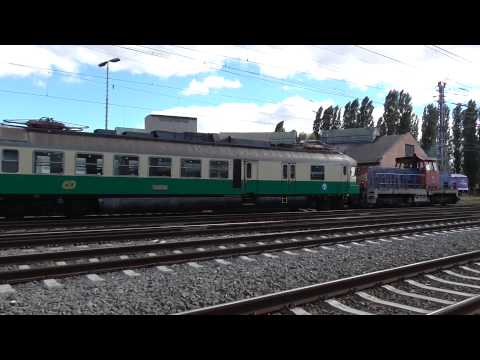 EJ 460.079/080 retro se přestavuje z depa Olomouc k dalšímu výkonu