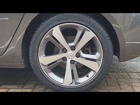 Peugeot 308 1.2  ALLURE PACK** PAN ROOF**1 OWNER** - Image 2