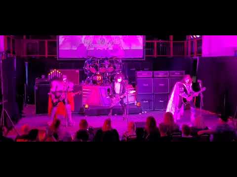 "HOTTER THAN HELL"  KISSTORY