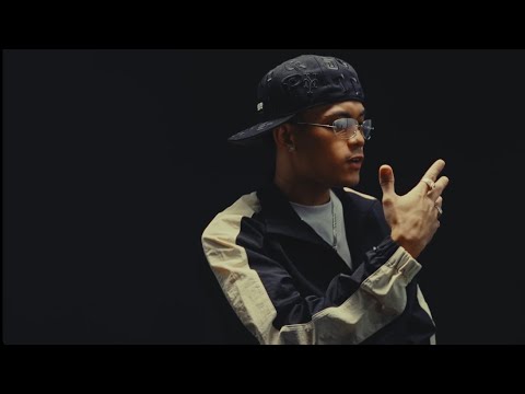 Crakky - Gimme That (Official Music Video)