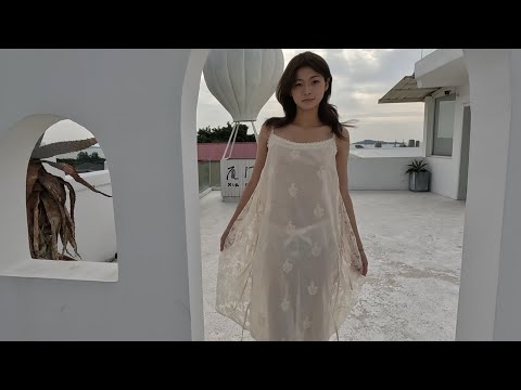 萌萌的大学生小艺在优美的民宿展示我们proudfox设计的一款吊带连衣裙