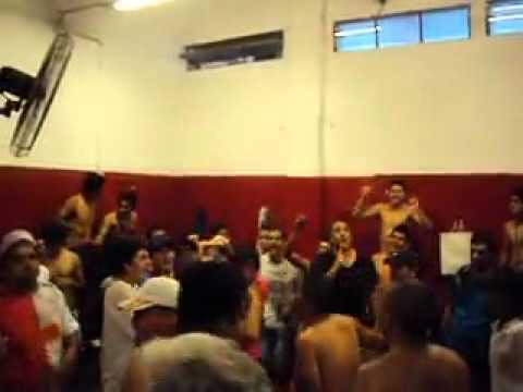 Sportivo Guzman Campeon - festejo en el vestuario