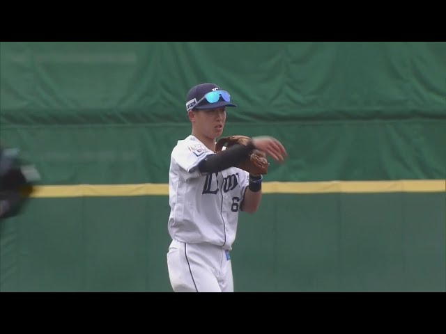 【ファーム】素早く正確な送球!! ライオンズ・滝澤夏央 深い位置から好守備でアウトを奪う!! 2024年4月12日 埼玉西武ライオンズ 対 読売ジャイアンツ