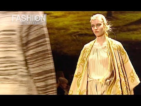 DRIES VAN NOTEN Fall 2002 2003 Paris - Fashion Channel