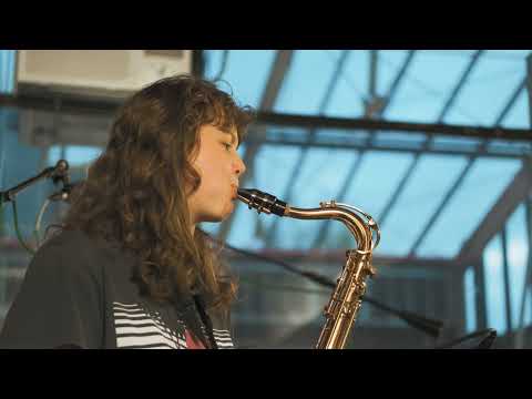 95bFM Friday Live: Francisca Griffin & The Bus Shelter Boys - What Dreams