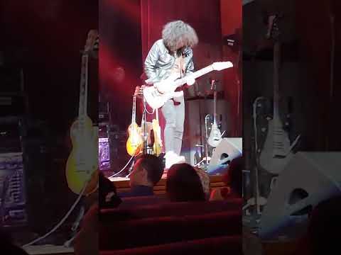 03-05-23 KONSERT LEFHANDED