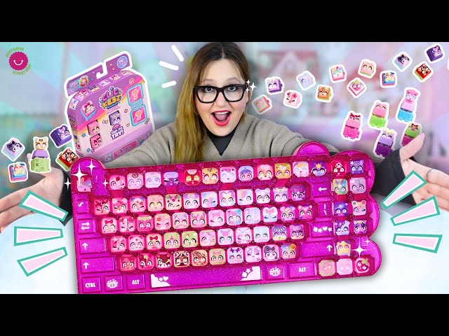 Vídeo relacionado con 2 Piezas Juguete Antiestrés Teclado Iluminado Teclado Fidget Toys, Juguete Antiestrés con Teclados Clics Llavero con Teclados An-tiestrés De 4 Botones con Luces para Aliviar El Estrés Pass Tiempo