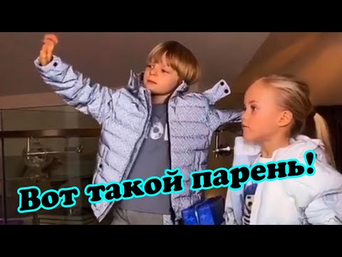 Сын Яны Рудковской похвастался курткой Burberry за 65 тысяч рублей