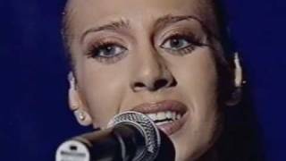 Monica Naranjo - Miedo,este tema estara dentro del repertorio Madame Noir.