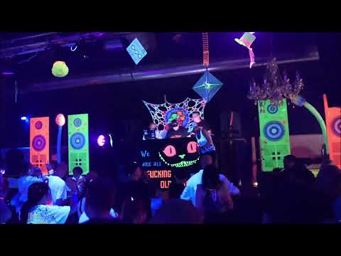 NoizTrAiN @ We are fuck!ng Oldschool meets Blacklight Maniacs