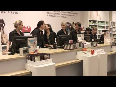 iU   Woluwe Shopping Center