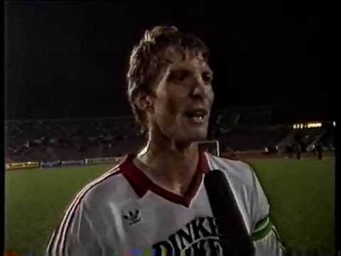 VfB Stuttgart - Hamburger SV Bundesliga 1985/86 und Trainerwechsel Willi Entenmann - Egon Coordes