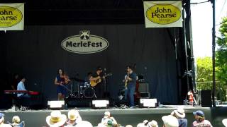preview picture of video 'Belleville outfit ~ MerleFest 2010 ~ Its a Good Day'